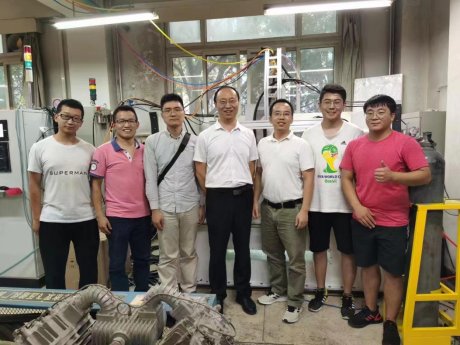 團(tuán)隊(duì)與上海核工院合照